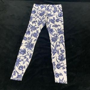 White and blue floral pattern leggings size small